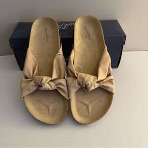 KNOTTED FOOTBED SLIDE FARAWAY FLORALS
